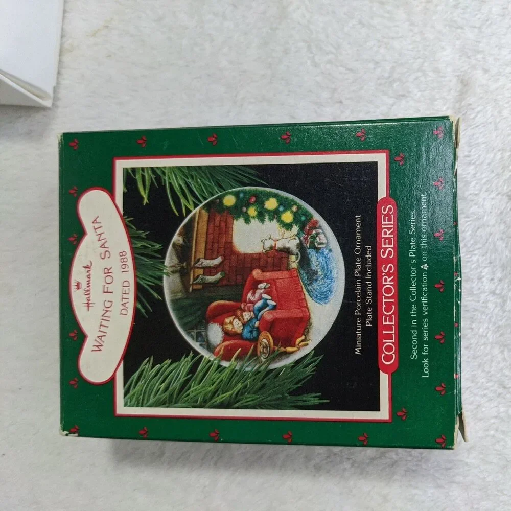 Hallmark Waiting For Santa Plate w/Stand Keepsake Ornament VTG 1988 w/Box